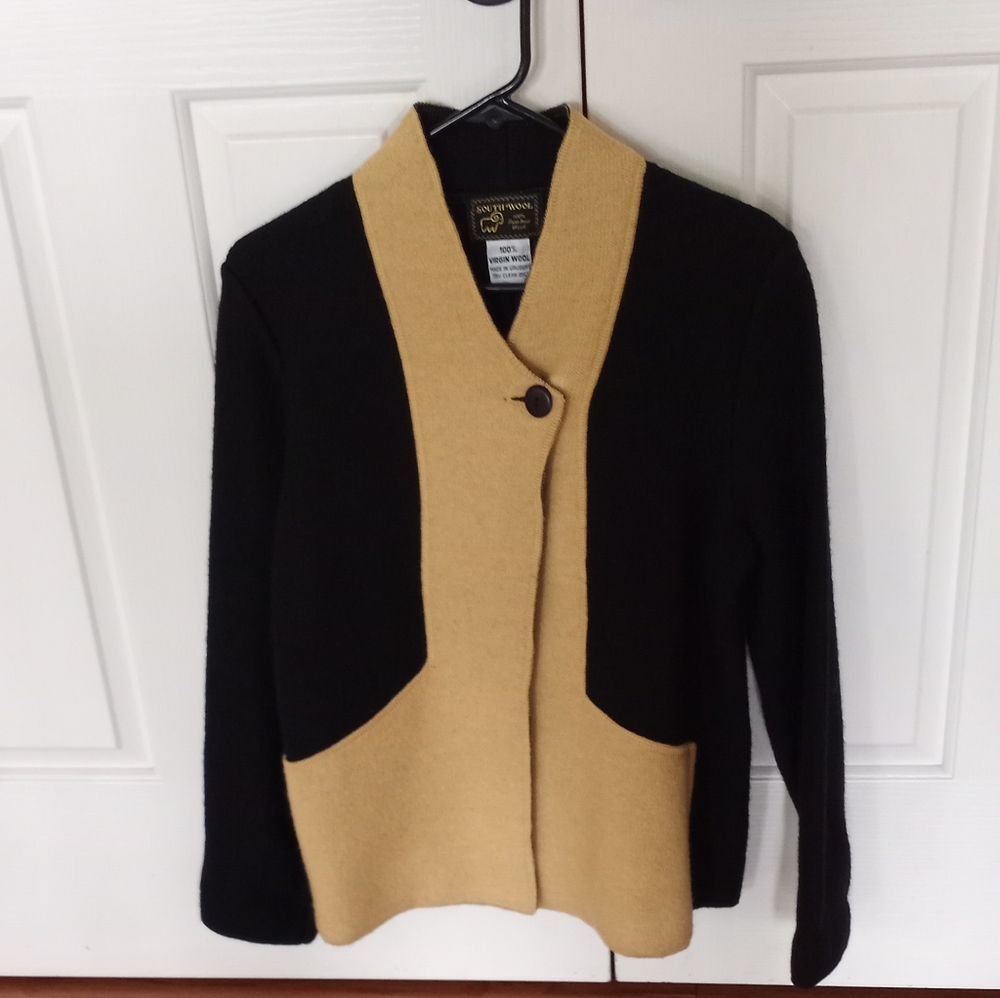 South Wool Ladies Size Med Deep Yellow and Black